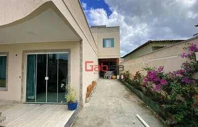 Imagem: A casa possui 1 Dormitório, 1 Banheiro, 3 Vagas na garagem