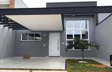 Imagem: A casa em condomínio possui 3 Dormitórios, 2 Banheiros, 3