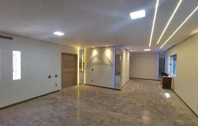 Imagem: A casa possui 4 Dormitórios, 5 Banheiros, 5 Vagas na garagem