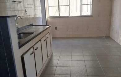 Imagem: A casa possui 3 Dormitórios, 1 Banheiro e 1 Vaga na garagem