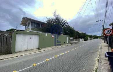 Imagem: A casa possui 5 Dormitórios, 5 Banheiros, 2 Vagas na garagem