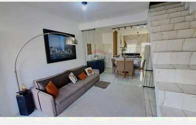 Imagem: A casa possui 2 Dormitórios, 2 Banheiros, 1 Vaga na garagem