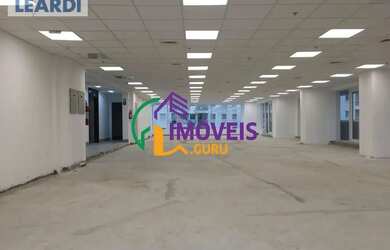 Imagem: O depósito possui 5 Vagas na garagem e 4427m² de Área e está