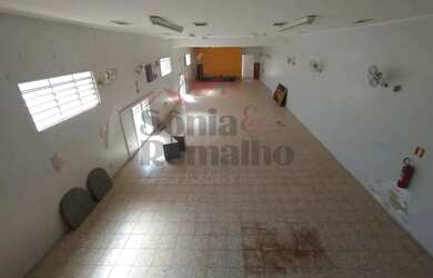 Imagem: O depósito possui 385m² de Área e está localizado em Vila