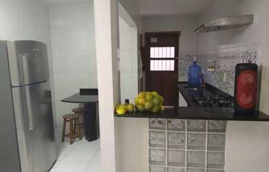 Imagem: A casa possui 3 Dormitórios, 2 Banheiros, 2 Vagas na garagem