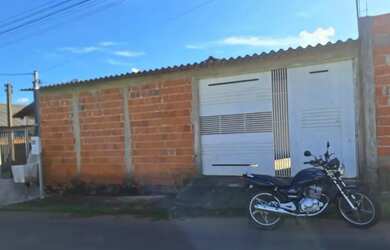 Imagem: A casa possui 2 Dormitórios e está localizado em Ceilândia