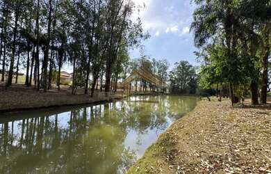 Imagem 11: Terreno com frente ao lago no Ninho Verde 1, lote único