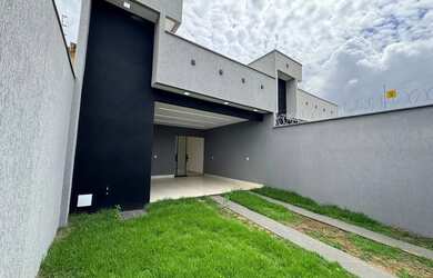 Imagem: A casa à venda possui 3 Dormitórios, 3 Banheiros e 3 Vagas