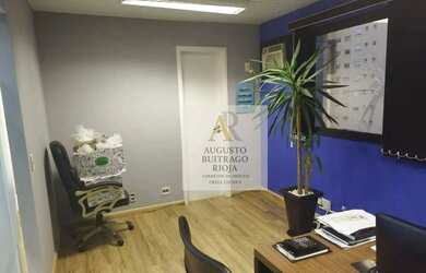 Imagem: O depósito possui 2 Vagas na garagem e 70m² de Área e está