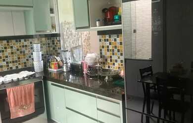 Imagem: A casa em condomínio possui 3 Dormitórios, 2 Banheiros, 1