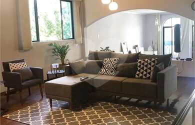 Imagem: O apartamento possui 4 Dormitórios, 5 Banheiros, 3 Vagas na