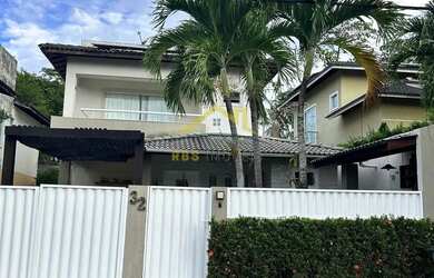 Imagem: A casa possui 4 Dormitórios, 2 Banheiros, 2 Vagas na garagem