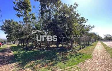 Imagem: O terreno possui 2237-0m² de Área e está localizado em Senador