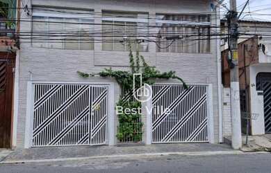 Imagem: A casa possui 4 Dormitórios, 5 Banheiros, 2 Vagas na garagem