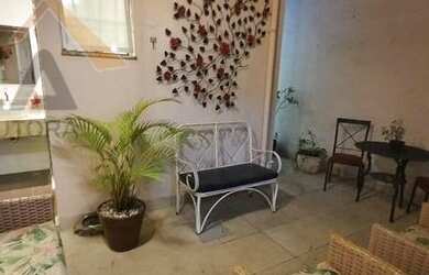 Imagem: A casa possui 3 Dormitórios, 4 Banheiros, 2 Vagas na garagem