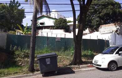 Imagem: O terreno possui 340m² de Área e está localizado em Jardim