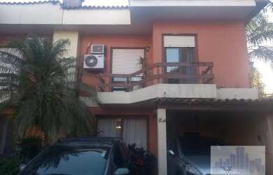 Imagem: A casa em condomínio possui 3 Dormitórios, 3 Banheiros, 2