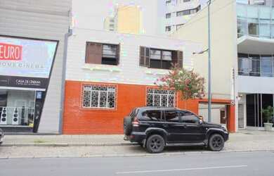 Imagem: O depósito possui 273m² de Área e está localizado em Batel