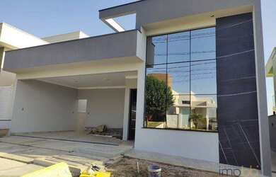 Imagem: A casa em condomínio possui 3 Dormitórios, 3 Banheiros, 4