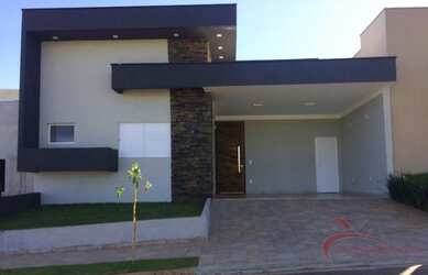 Imagem: A casa em condomínio possui 3 Dormitórios, 3 Banheiros, 4