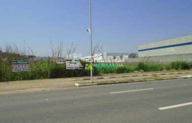 Imagem: O terreno possui 11.000m² de Área e está localizado em Portão