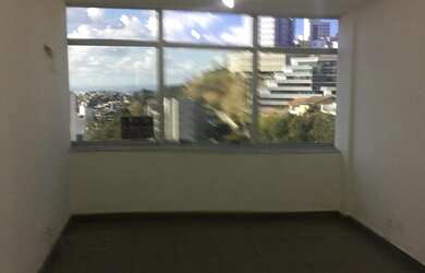 Imagem: O depósito possui 4 Vagas na garagem e 33m² de Área e está