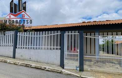 Imagem: A casa em condomínio à venda possui 4 Dormitórios, 5 Banheiros