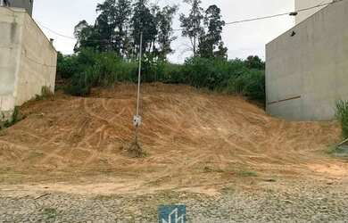 Imagem: O terreno possui 300m² de Área e está localizado em Parque