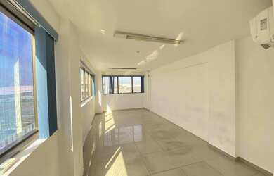 Imagem: O depósito possui 1 Vaga na garagem, 35m² de Área e está