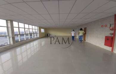 Imagem: O depósito possui 5 Vagas na garagem, 800m² de Área e está