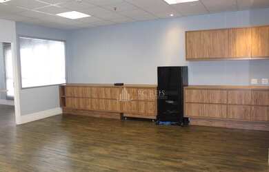 Imagem: O depósito possui 2 Vagas na garagem, 90m² de Área, Imóvel