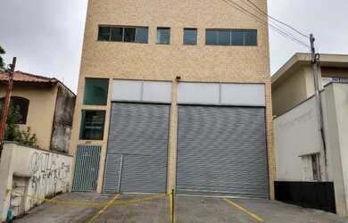 Imagem: O depósito possui 2 Vagas na garagem e 230m² de Área e está