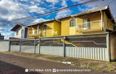 Imagem: A casa possui 3 Dormitórios, 2 Banheiros, 1 Vaga na garagem