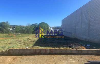 Imagem: O terreno possui 600m² de Área e está localizado em Jardim