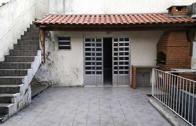 Imagem: A casa possui 3 Dormitórios, 5 Banheiros, 2 Vagas na garagem