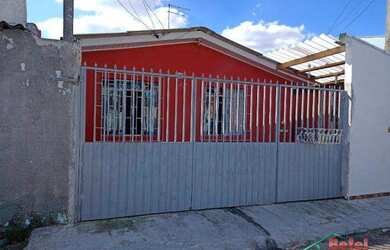 Imagem: A casa possui 2 Dormitórios, 1 Banheiro, 60m² de Área e