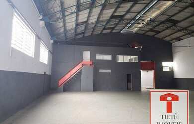 Imagem: O depósito possui 5 Vagas na garagem e 1000m² de Área e está