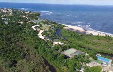 Imagem: A casa possui 4 Dormitórios, 4 Banheiros, 3 Vagas na garagem