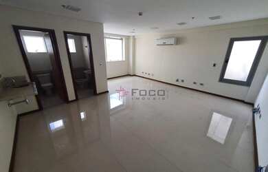 Imagem: O depósito possui 1 Vaga na garagem, 34m² de Área e está