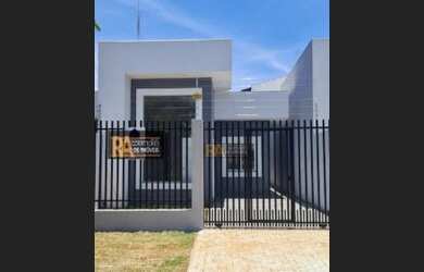 Imagem: A casa possui 2 Dormitórios, 1 Banheiro, 1 Vaga na garagem