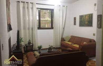 Imagem: A casa possui 2 Dormitórios, 2 Banheiros, 2 Vagas na garagem