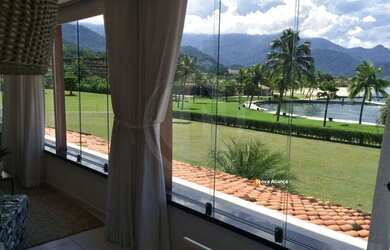 Imagem: O apartamento possui 4 Dormitórios, 5 Banheiros, 4 Vagas na