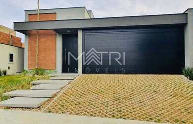 Imagem: A casa em condomínio possui 4 Dormitórios, 3 Banheiros, 2