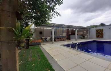 Imagem: A casa em condomínio possui 3 Dormitórios, 5 Banheiros, 3