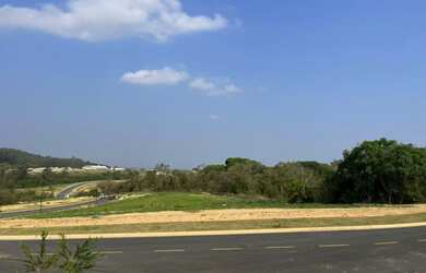 Imagem: O terreno possui 697m² de Área e está localizado em Jardim