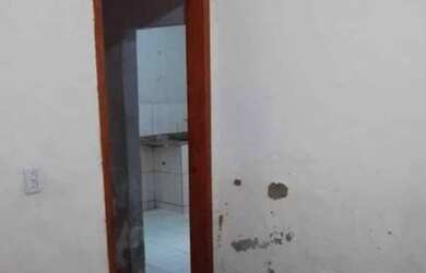 Imagem: A casa possui 2 Dormitórios, 1 Banheiro e está localizado