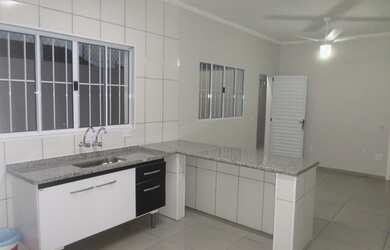 Imagem 4: Casa para venda tem 92 metros quadrados com 2 quartos em Balneário Itaoca...