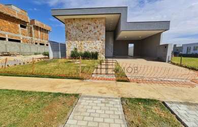 Imagem: A casa em condomínio possui 3 Dormitórios, 4 Banheiros, 4