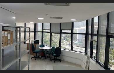 Imagem: O depósito possui 1 Vaga na garagem, 70m² de Área e está