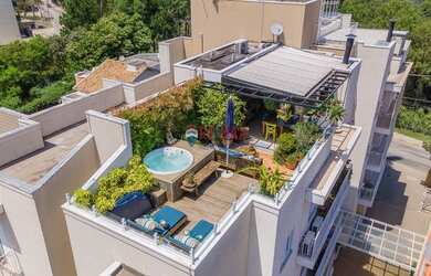 Imagem: O apartamento na cobertura possui 2 Dormitórios, 2 Banheiros